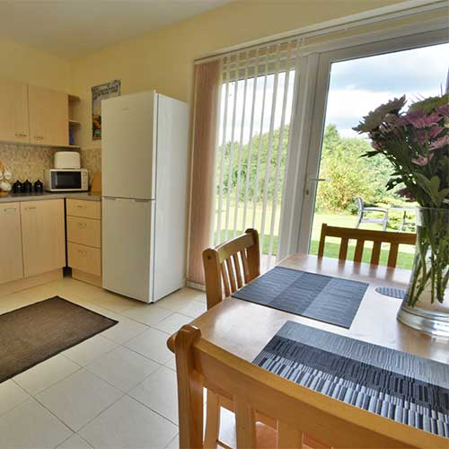 Paddocks Cottages Japonica